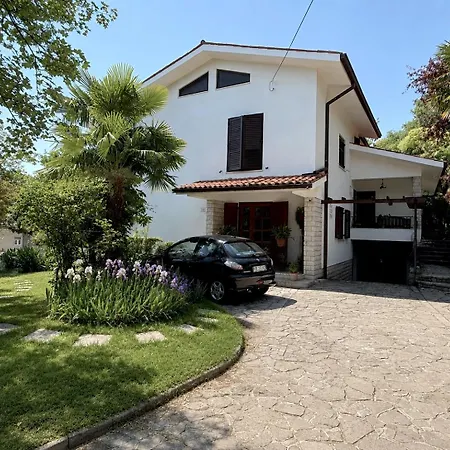 Mediterranean Garden For 2 *