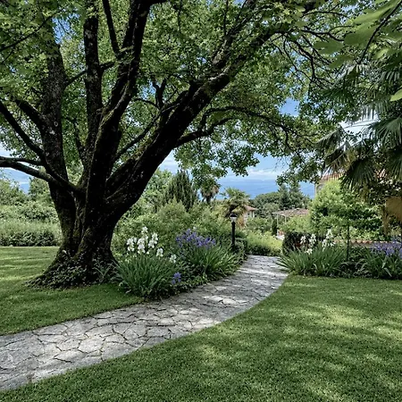 Couette-café Mediterranean Garden For 2 *